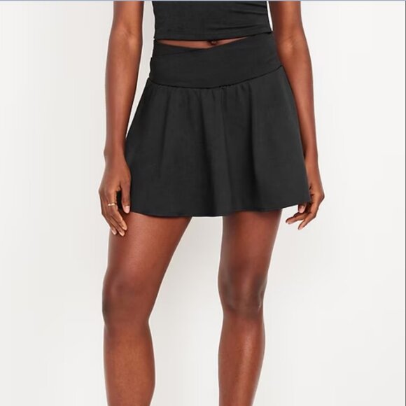 Old Navy CloudComfy Extra Hi Rise Pocket Skort in Black (M) Tennis Golf NWT! - Picture 1 of 10
